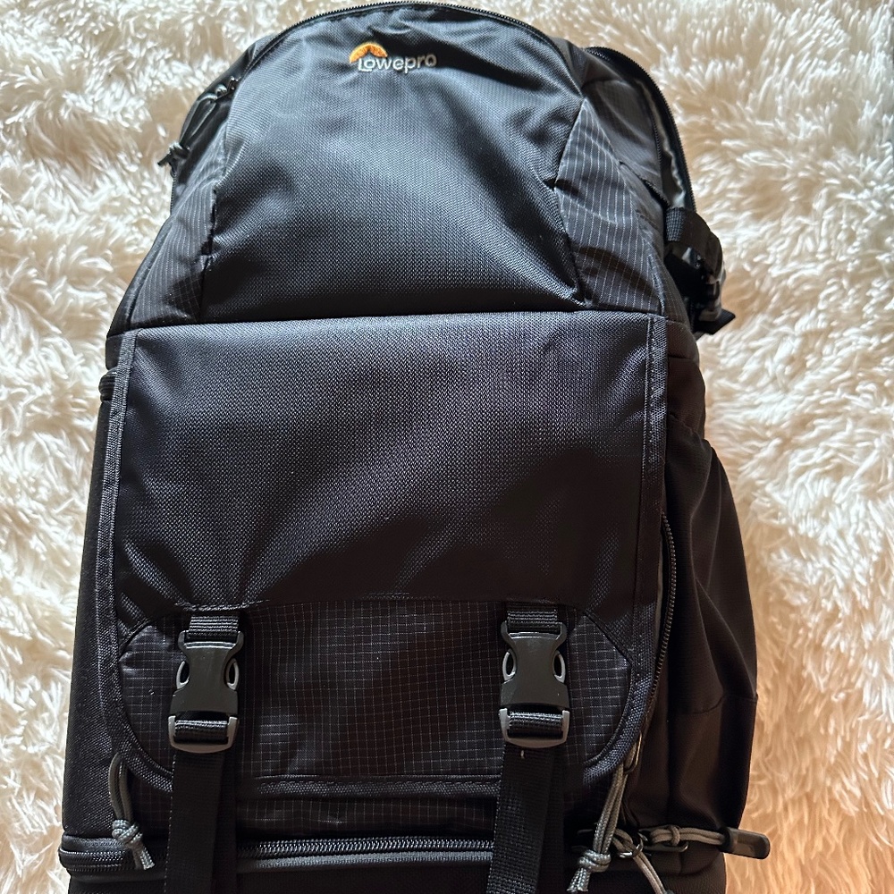 Lowepro Fastpack BP 250 AW II - A Travel-Ready Backpack for DSLR and 15" Laptop